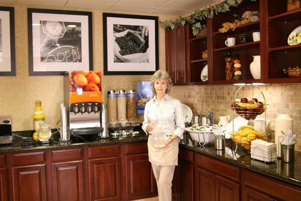 Hampton Inn & Suites Boise-Meridian Restoran gambar